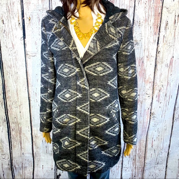 Levi's Jackets & Blazers - Levi's Aztec Print Wool Winter Lined Jacket XS